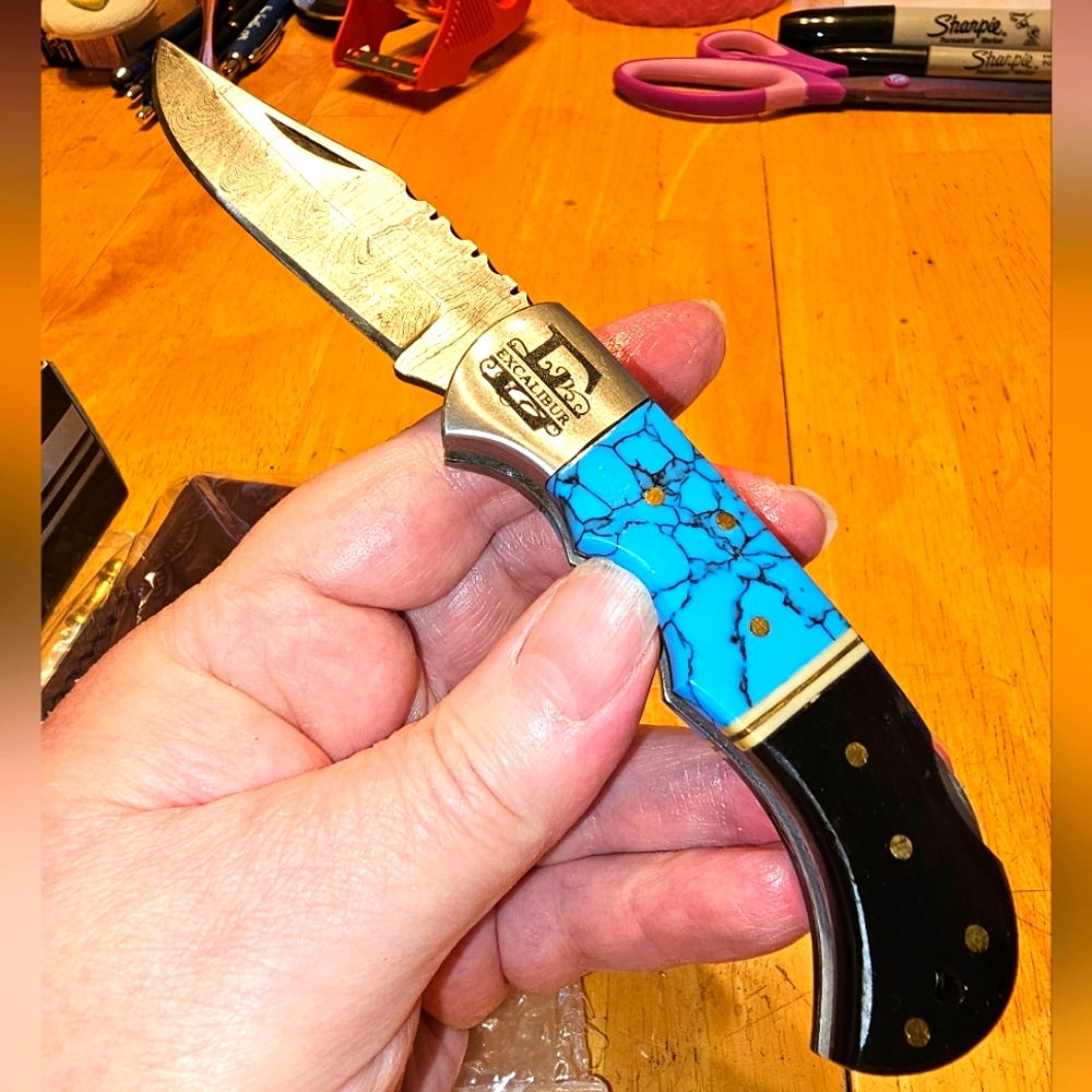 Personalized "Excalibur" Damascus Steel Black and Blue Knife🔪